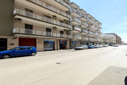 ad-maiora-immobiliare-locale-commerciale-in-affitto-zona-villa
