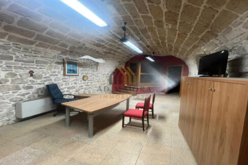 ad_maiora_immobiliare_affitto_locale_uso_studio_piazzaAldoMoro_EVIDENZIA