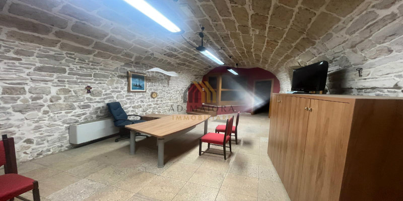 ad_maiora_immobiliare_affitto_locale_uso_studio_piazzaAldoMoro_EVIDENZIA