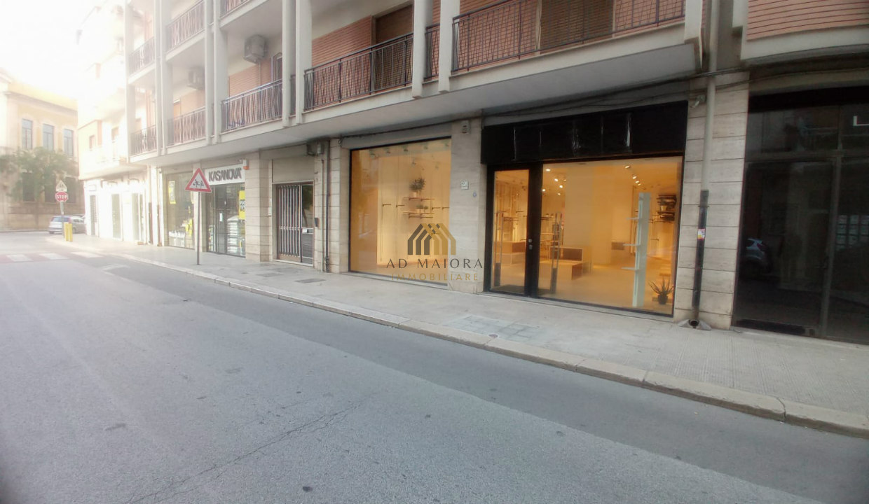 admaioraimmobiliare_localecommercialepienocentro
