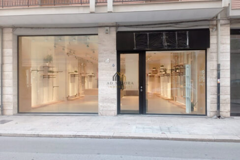 admaioraimmobiliare_localecommercialepienocentro1