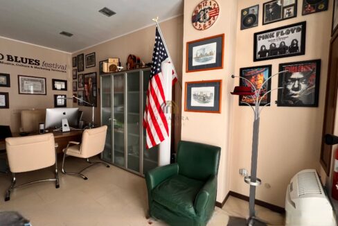 admaioraimmobiliare_affittolocalearredato1